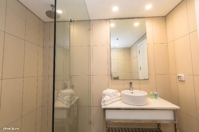 Olive Arena Boutique&Business Hotel-By Ran Hotels Nahariya Bagian luar foto