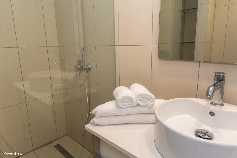 Olive Arena Boutique&Business Hotel-By Ran Hotels Nahariya Bagian luar foto